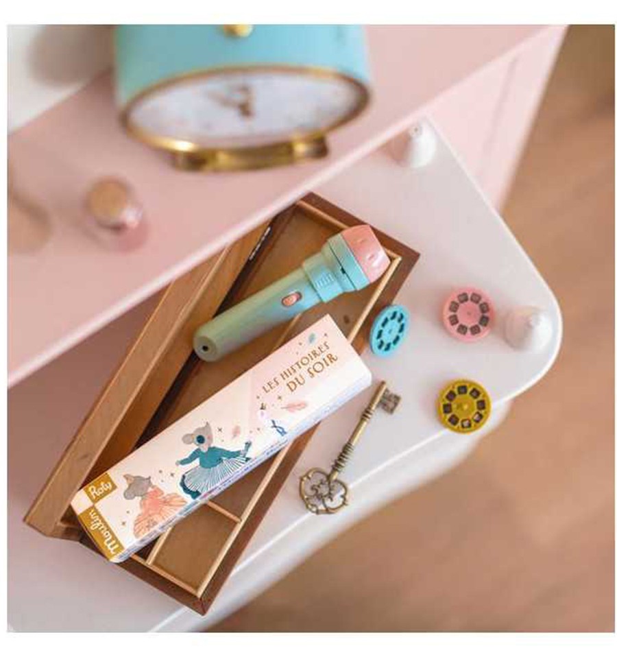 Flashlight-projector stories of Trois Petits Lapins