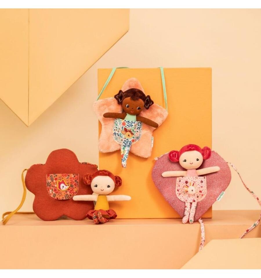 Aline doll with heart-shaped bag