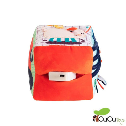 Activity cube with farm sounds