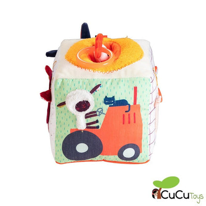 Activity cube with farm sounds