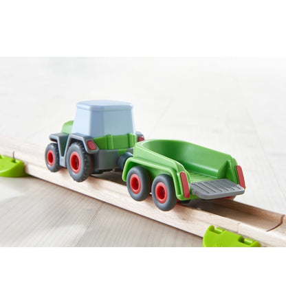 Kullerbü, Trator com acessório de reboque