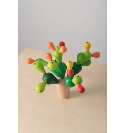 Jogo de empilhar e equilibrar, design de cacto