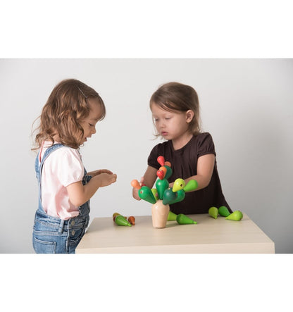 Jogo de empilhar e equilibrar, design de cacto