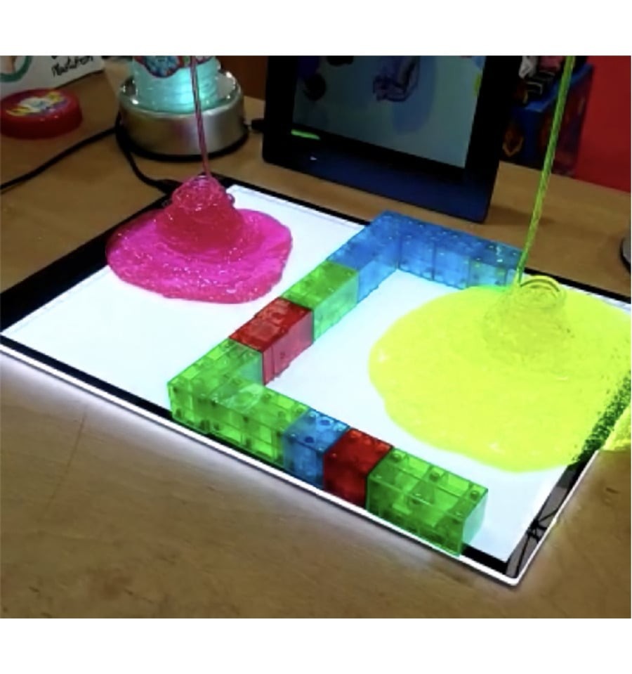 Adjustable A4 light table