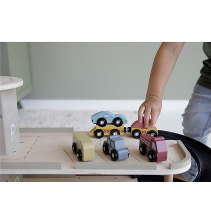 9 vehículos de madera