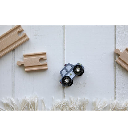 9 vehículos de madera