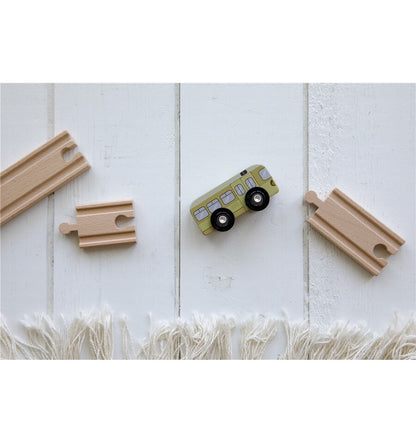 9 vehículos de madera