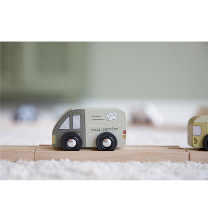 9 vehículos de madera