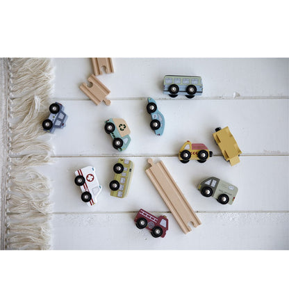 9 vehículos de madera