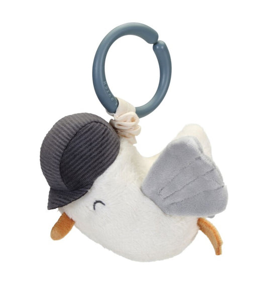 Seagull pulls and vibrates