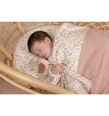 Little bird pulls and vibrates