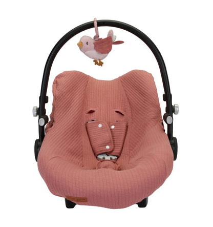 Little bird pulls and vibrates