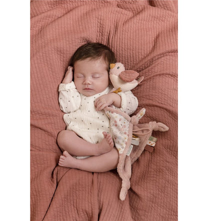 Little bird pulls and vibrates