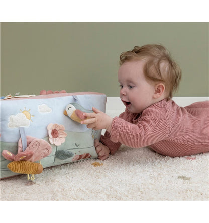 Almofada de atividades triangular Flores e borboletas