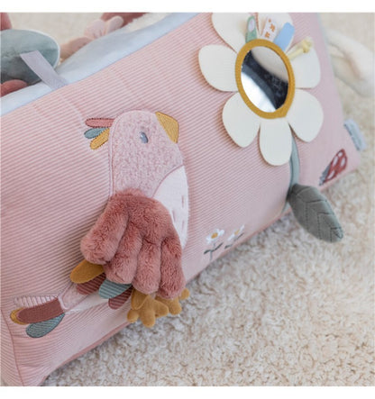 Almofada de atividades triangular Flores e borboletas