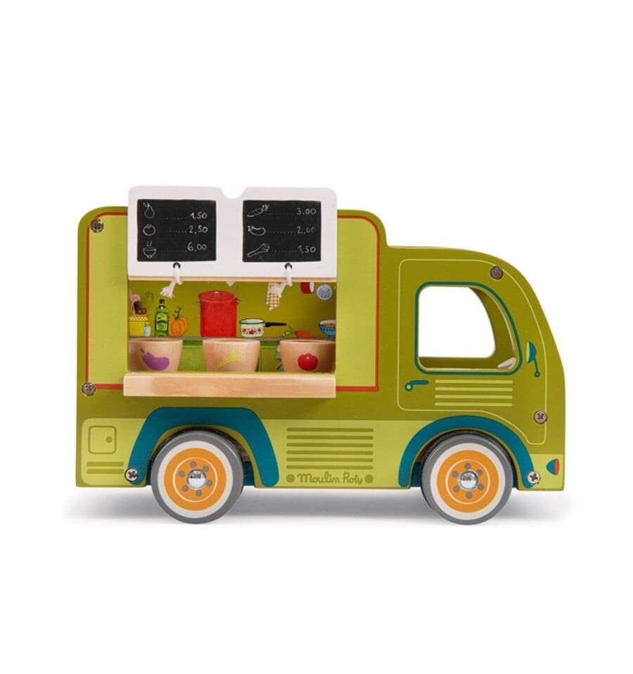 La Gran Familia's wooden food truck