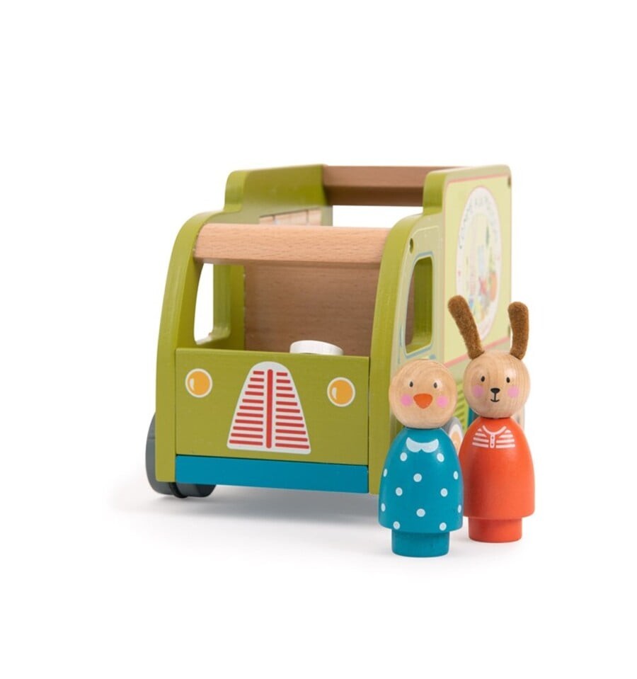 La Gran Familia's wooden food truck