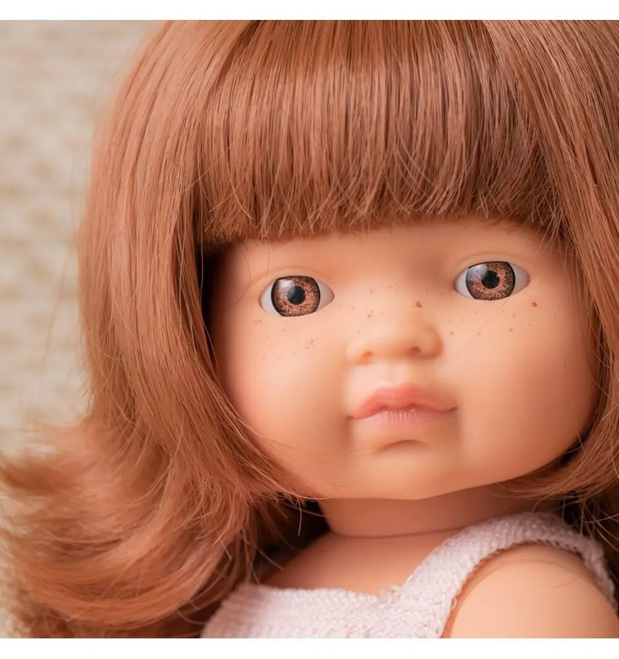 Boneca ruiva caucasiana