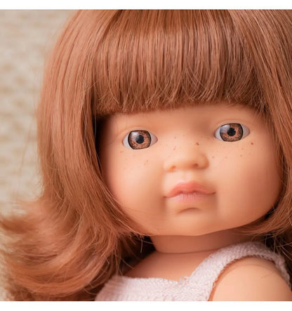 Boneca ruiva caucasiana
