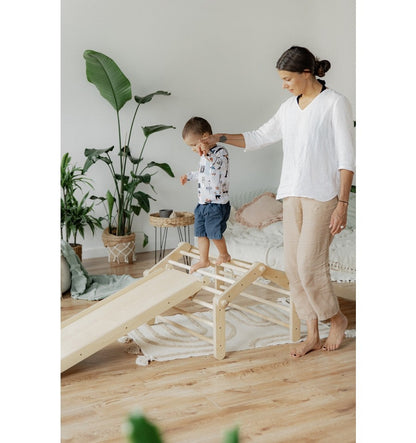 Triangulo Pikler Móvil con 1 Rampa Mopitri