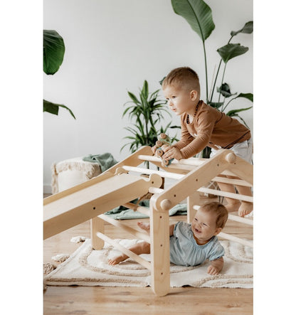 Triangulo Pikler Móvil con 1 Rampa Mopitri