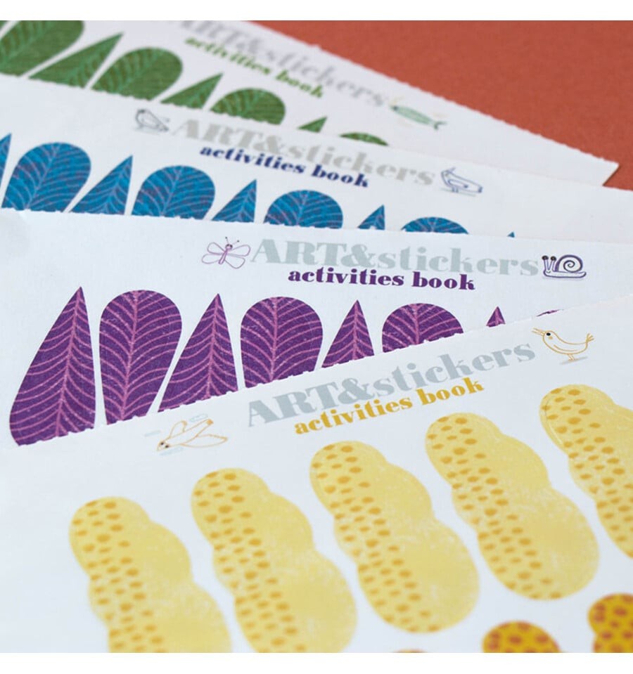 Art &amp; Stickers, activity book