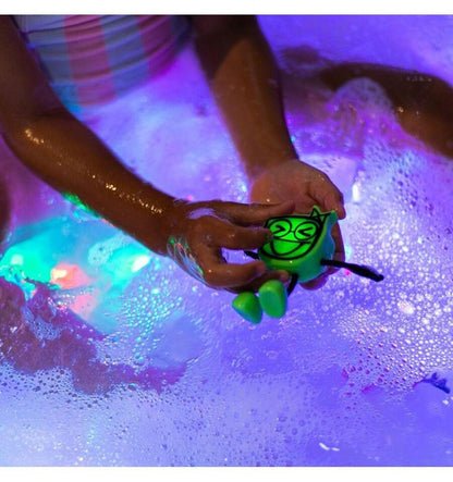 Conjunto LUMI, 2 Cubos de Luz + Personagem