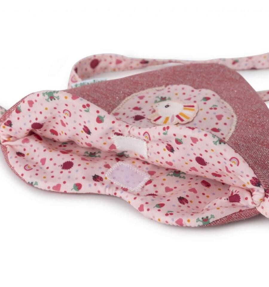 Aline doll with heart-shaped bag