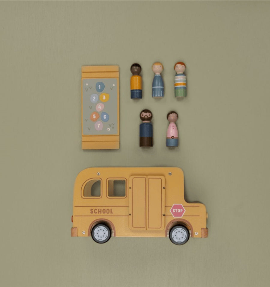 Bus escolar con Muñecos