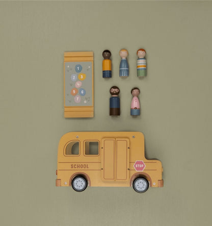 Bus escolar con Muñecos