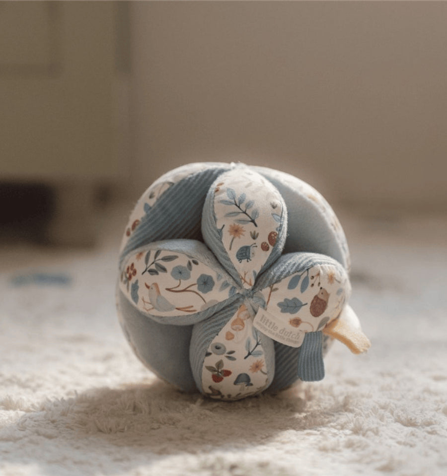 Pelota Montessori Forest Friends