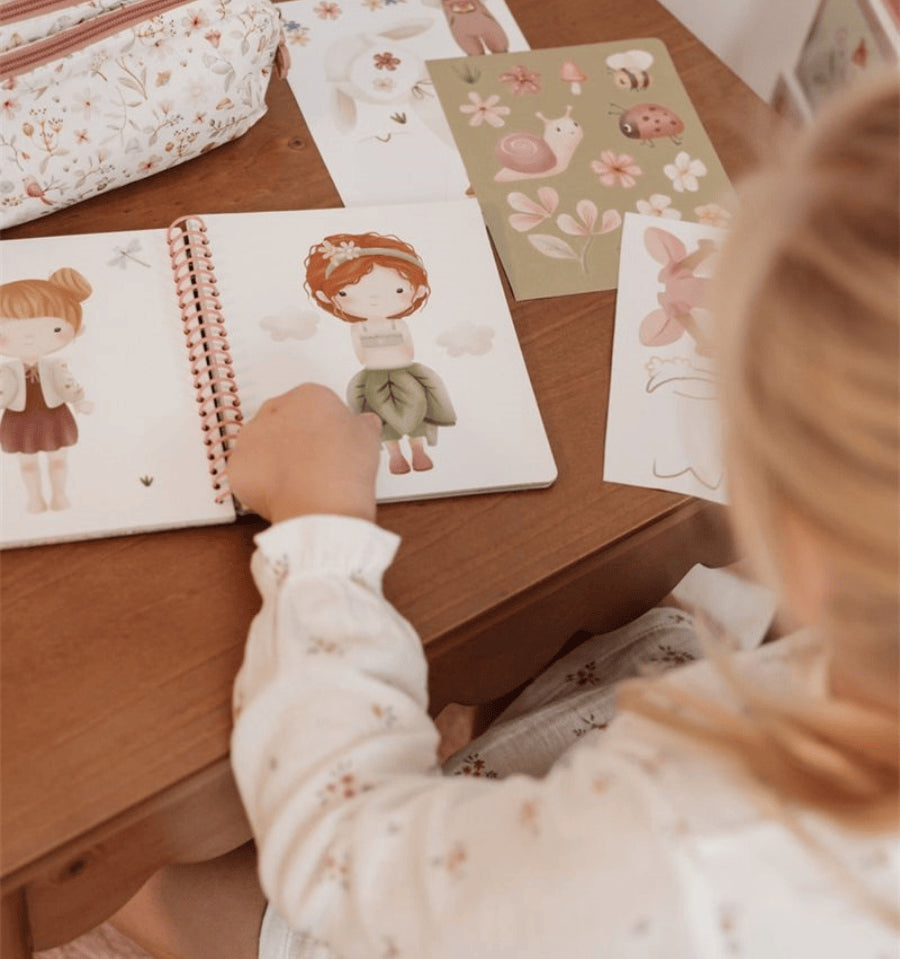 Livro Dress Up Rosa Fairy Garden