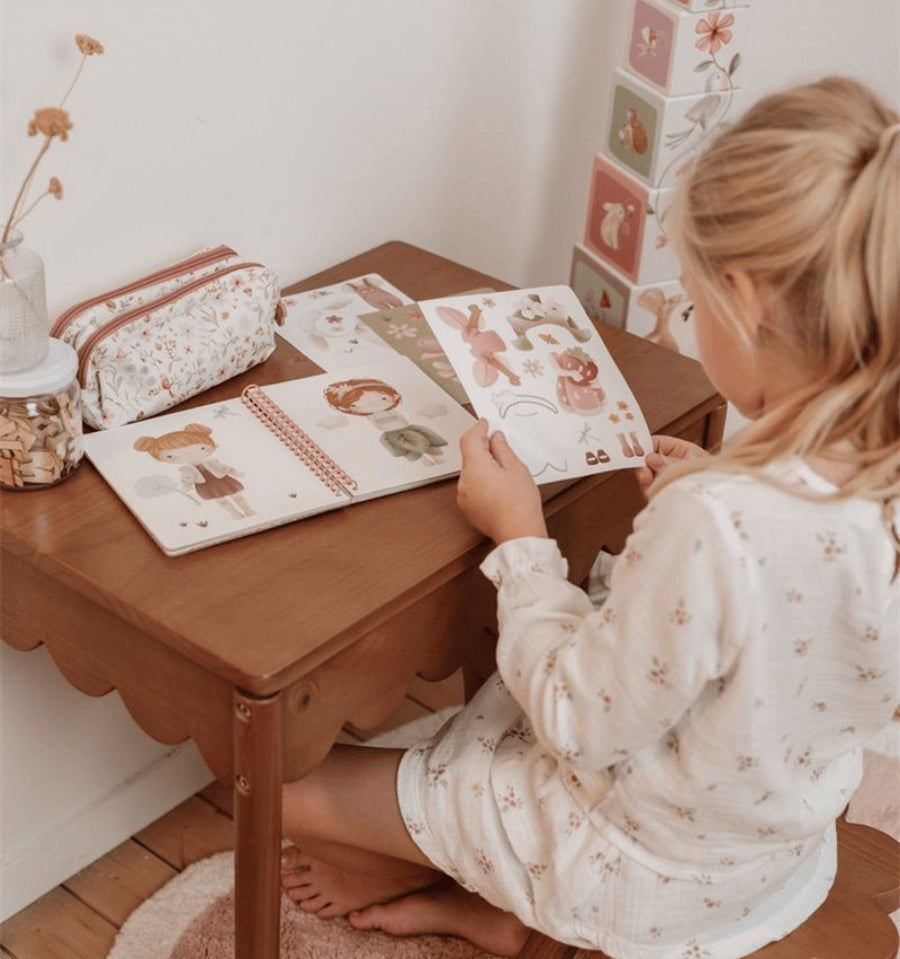 Livro Dress Up Rosa Fairy Garden