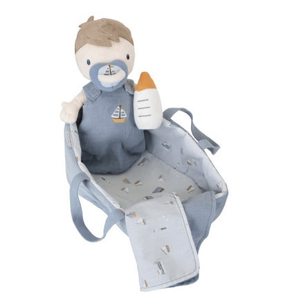 Bebé Jim con canastilla