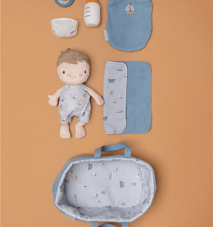 Bebé Jim con canastilla