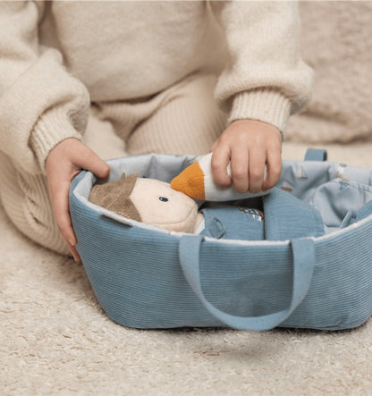 Bebé Jim con canastilla