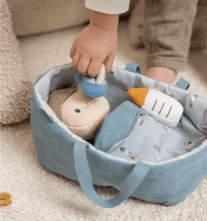 Bebé Jim con canastilla