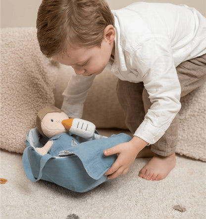 Bebé Jim con canastilla