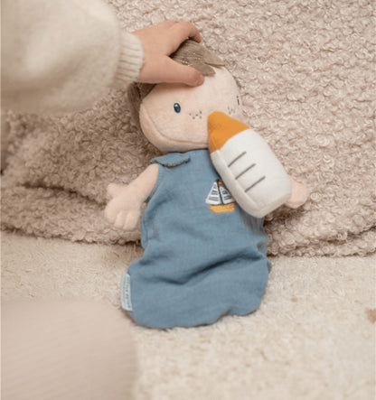 Bebé Jim con canastilla