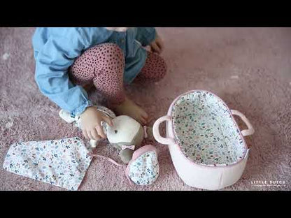 Bebé Rosa con canastilla